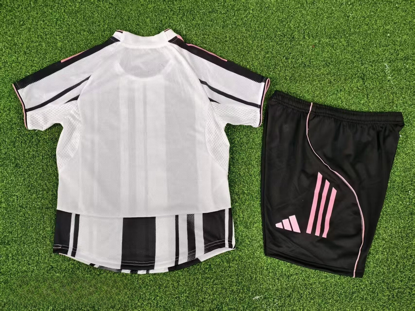 Maillot Kit Domicile Juventus 2025/2026 Enfant
